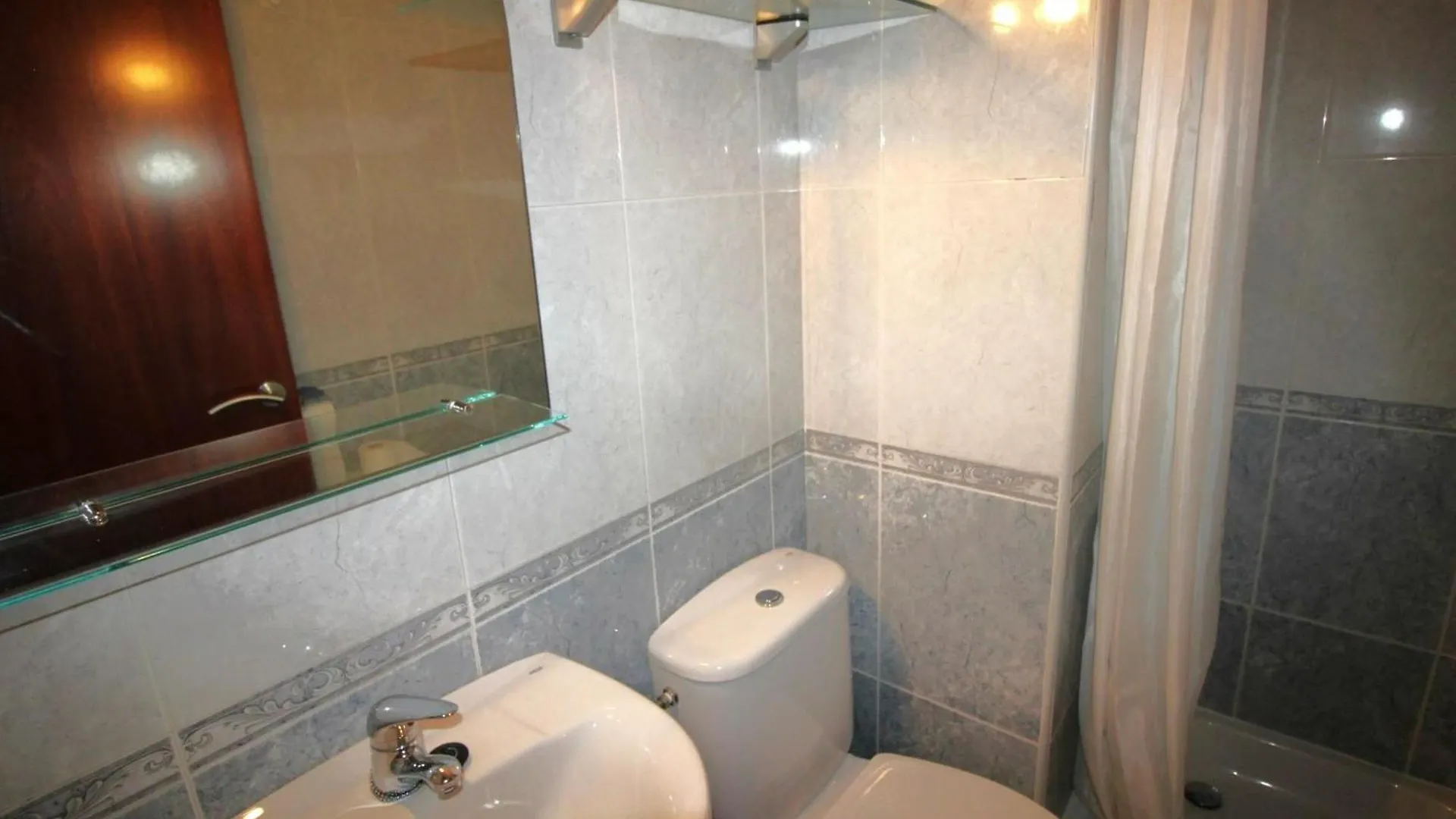 Emporda 12 - Apartamento Con Vistas A La Motana, Ascensor Y Garage. - Es-228-78 Llança 아파트